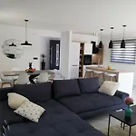 Villa Vine - New Luxury House In A Oasis