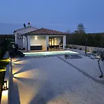 Villa Vine - New Luxury House In A Oasis