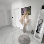 Villa Vine - New Luxury House In A Oasis *