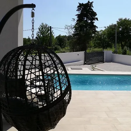 Vine - New Luxury House In A Oasis Villa *
