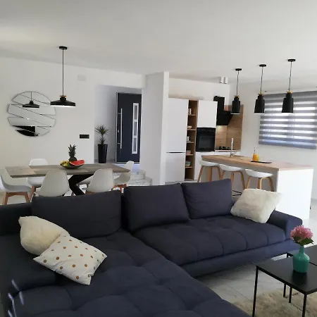 Villa Vine - New Luxury House In A Oasis