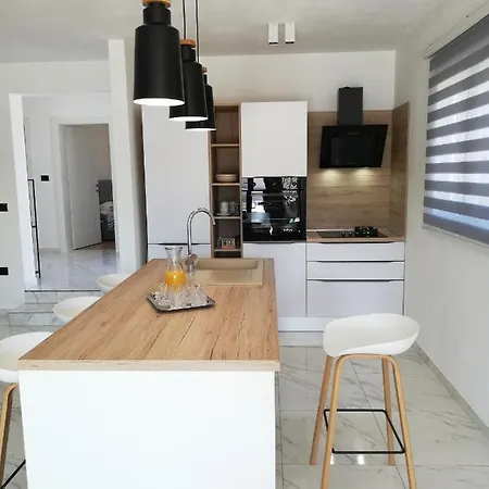 Vine - New Luxury House In A Oasis * Manjadvorci