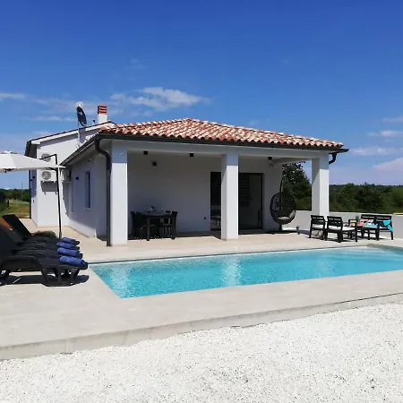 Vine - New Luxury House In A Oasis