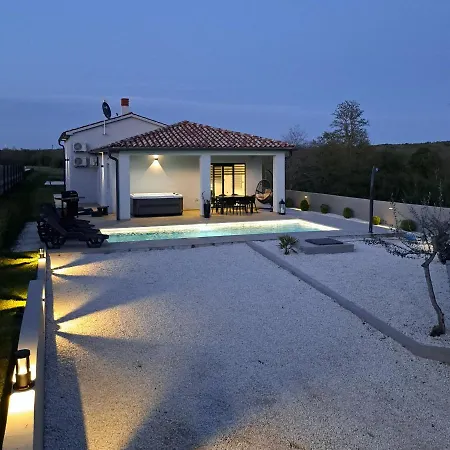 Villa Vine - New Luxury House In A Oasis