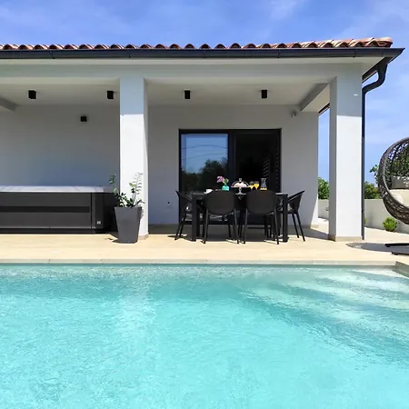 Vine - New Luxury House In A Oasis Manjadvorci